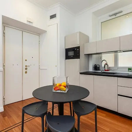 Aletheia Elite - Elegant 2 Br Lägenhet Rom